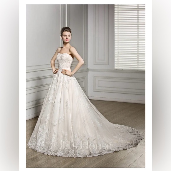 JJ’s House Ball-Gown/Princess Sweetheart Court Train Tulle Lace Wedding Dress - Picture 5 of 12